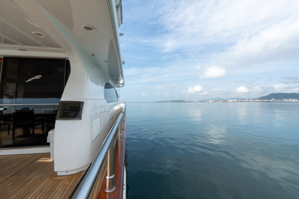 Falcon 102' - Imagen 14