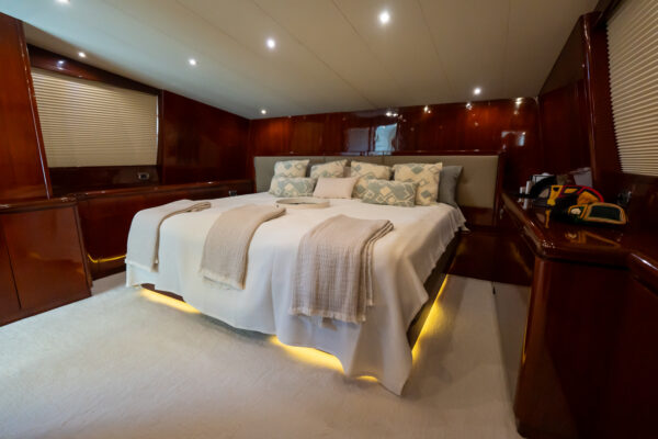 Falcon 102' - Imagen 20