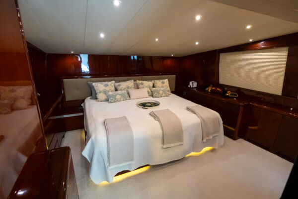 Falcon 102' - Imagen 21