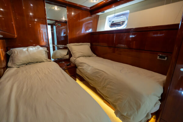 Falcon 102' - Imagen 25